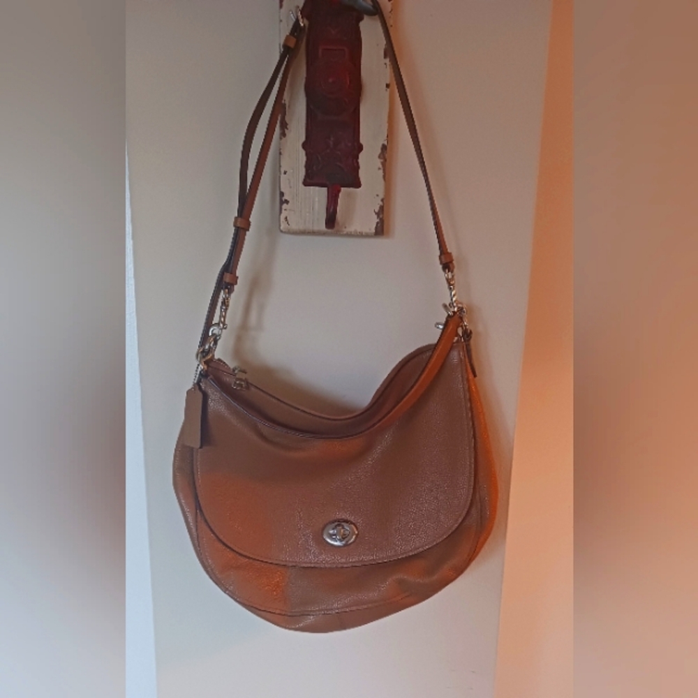 GUC Coach Leather Shoulder/Crossbody Bag